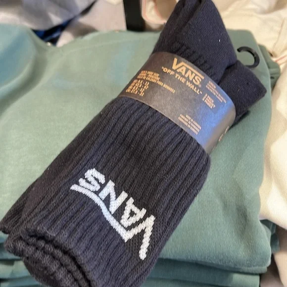 Vans Socks 3 pairs set CREW VANS.
"OFF THE WALL" Black/White
NWT - Picture 2 of 16
